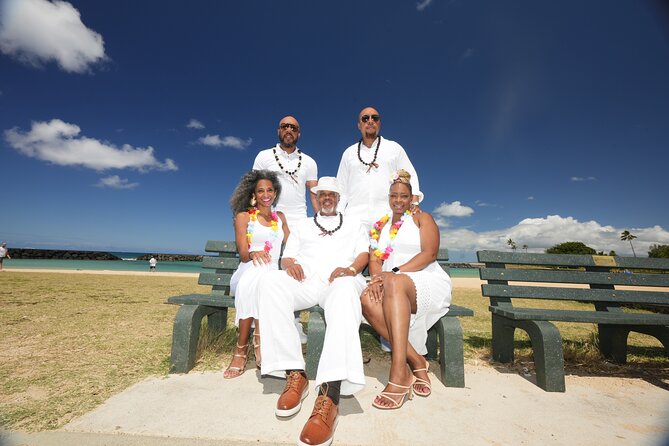 1 Hour Family/Group Photography Honolulu Beautiful and Magical - Walking the sand and working the ocean views