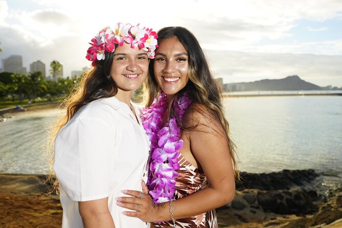 1 Hour Family/Group Photography Honolulu Beautiful and Magical - A photographer who directs instead of simply clicking