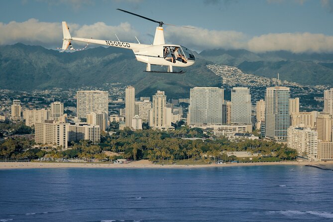 18 Minutes PRIVATE Helicopter Tour in Honolulu - Honolulu from the air in just 18 minutes
