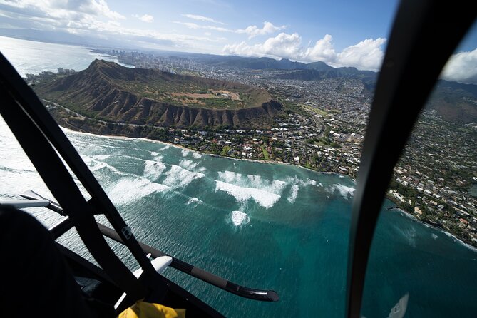 18 Minutes PRIVATE Helicopter Tour in Honolulu - Downtown, Punch Bowl, and the city’s inland edge