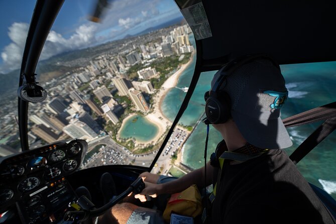 18 Minutes PRIVATE Helicopter Tour in Honolulu - Waikiki and Diamond Head from a helicopter