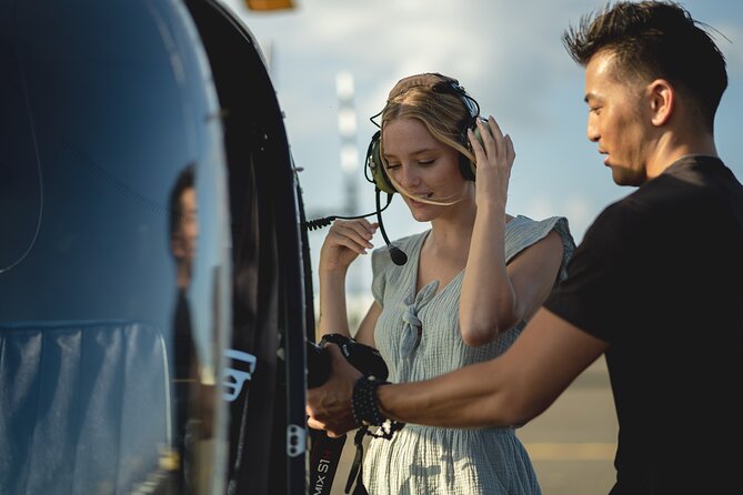 18 Minutes SHARED Helicopter Tour in Honolulu - Honolulu downtown, Punch Bowl, and the return route