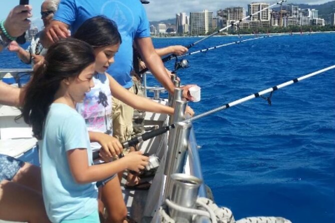 3-Hour Fishing Trip in Waikiki - The crew makes a big difference