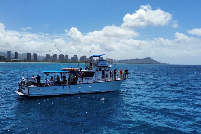 3-Hour Honolulu Bottom Fishing Adventure - Boat comfort, equipment, and crowding
