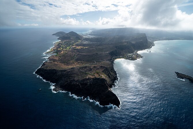 30 Minutes PRIVATE Helicopter Tour in Honolulu - Why Oahu looks different from a helicopter