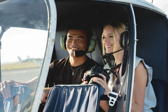 30 Minutes SHARED Helicopter Tour in Honolulu - From HNL to Sand Island and Honolulu Harbor