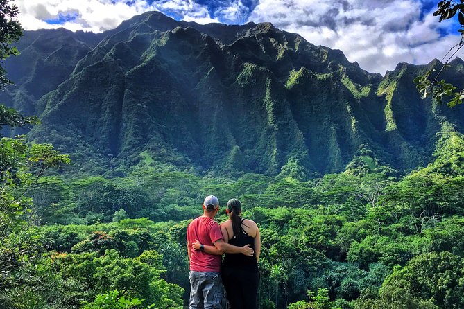 5 Hour Romantic Hawaii Jeep Tour - Portlock and China Walls: cliffs close to Honolulu