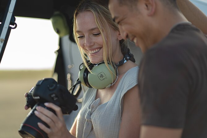 60 Minutes SHARED Helicopter Tour in Honolulu - The pilots and the feel of the flight