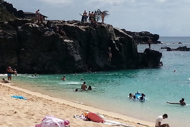 8-Hour Luxury Four Door Convertible Tour of Oahu's South and North Shores - Returning through Nu’uanu Pali and Honolulu