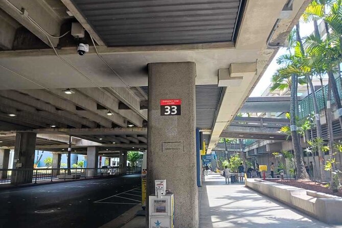Airport Shuttle - HNL Airport to Waikiki - Is $21.99 a good airport-transfer price?