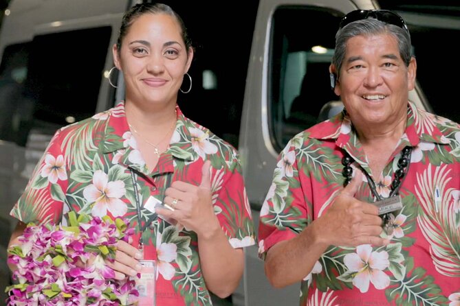 Aloha Lei Greeting on Arrival in Honolulu - What receiving the lei is really like