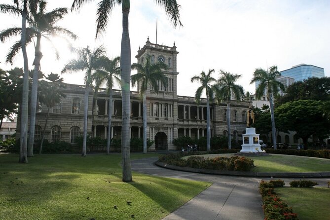 Awesome Scavenger Hunt: Royal Views Of Honolulu - Aloha Tower Marketplace: harbor views and a friendlier clue