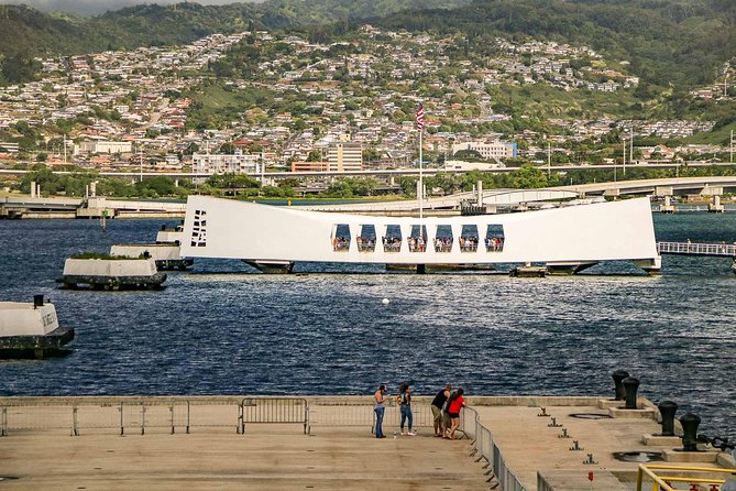 Best of Oahu: Pearl Harbor & Oahu Circle Island Tour from Waikiki - Pearl Harbor National Memorial sets a serious tone