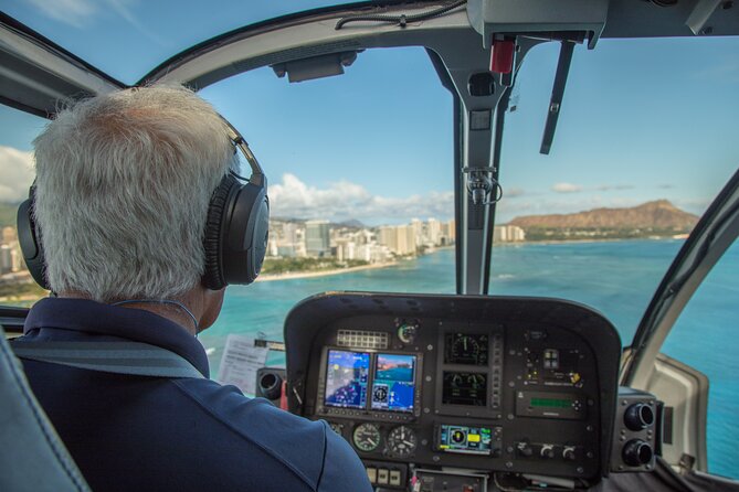 Blue Skies of Oahu Helicopter Tour - The North Shore and the seven-mile surf coast