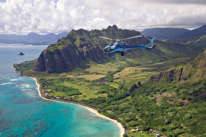 Blue Skies of Oahu Helicopter Tour - Pilot commentary makes the difference
