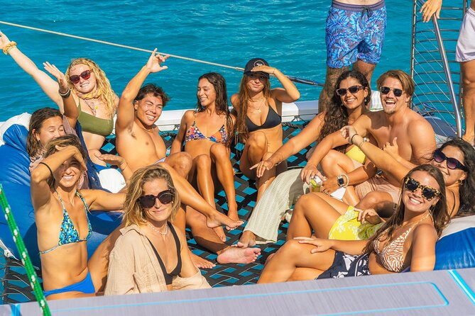 Board from Waikiki Beach for Aloha Hour Sail on Hāwea Catamaran - Waikiki and Diamond Head from the ocean