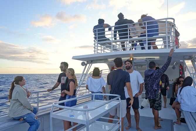 BYOB Sunset Cruise Waikiki - The sunset setting and the best time to go