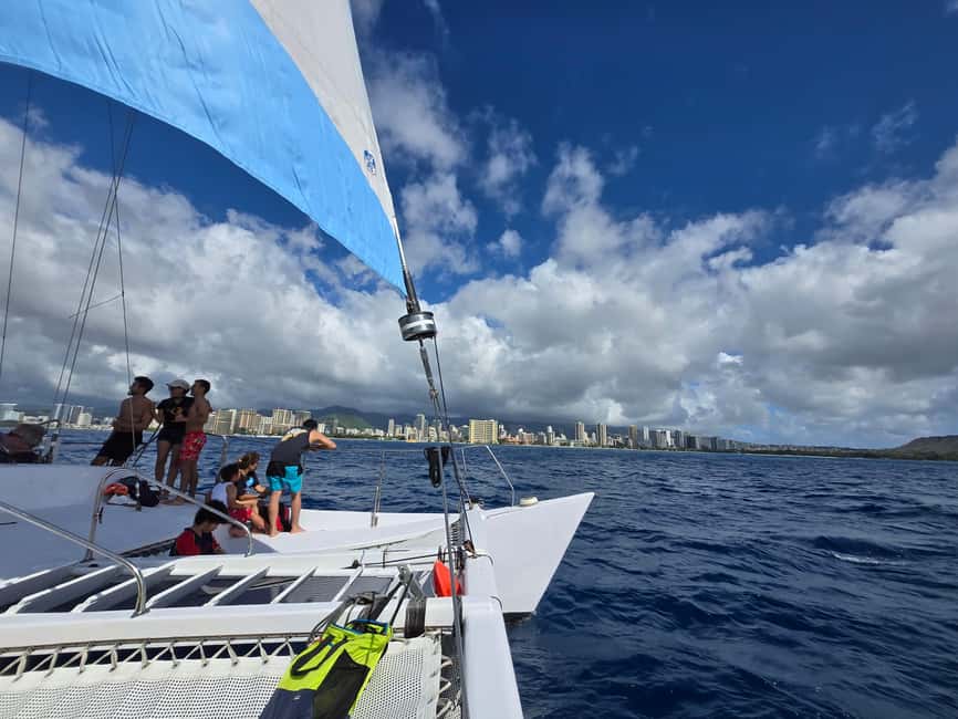 BYOB Weekend Sightseeing Sail towards Diamond Head - Key points at a glance