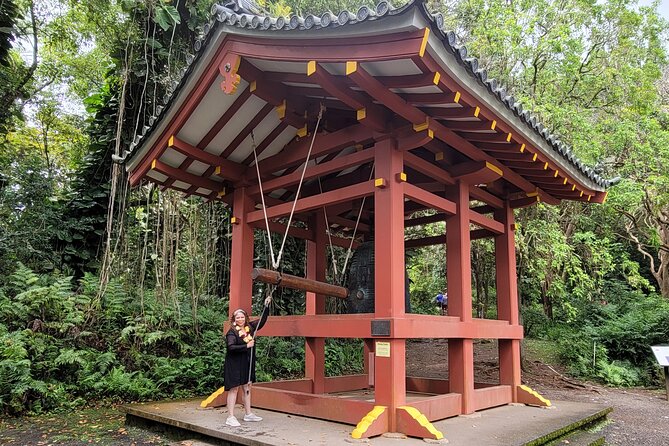 Byodo Temple and Waimea Botanical Garden Tour - Lunch at Liliha Bakery