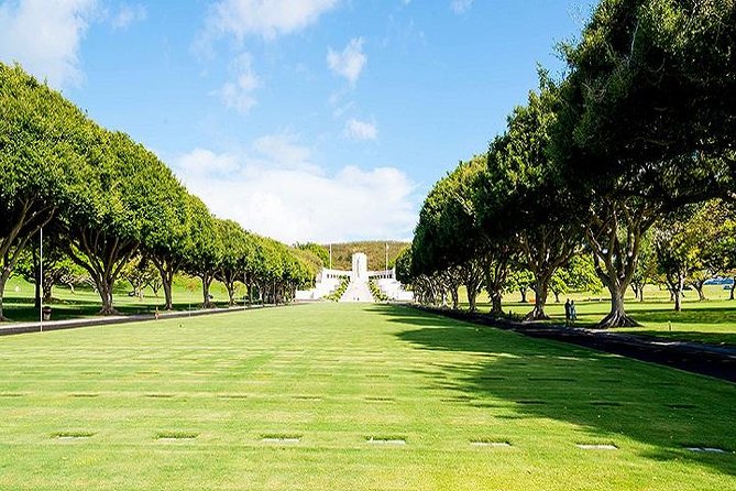 Complete Pearl Harbor Experience from Waikiki Area Hotels - The early start from Waikiki, the airport, or the harbor
