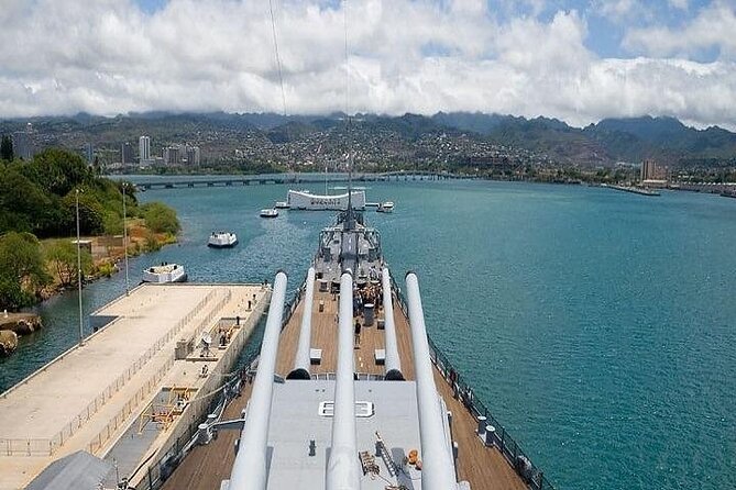 Complete Pearl Harbor Experience from Waikiki Area Hotels - The ride back through Honolulu’s royal and military past