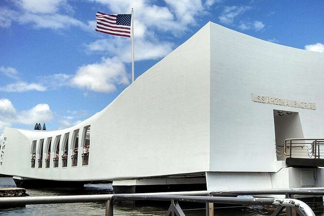 Deluxe Arizona Memorial Bowfin Submarine and Honolulu City Tour - Practical advice before pickup