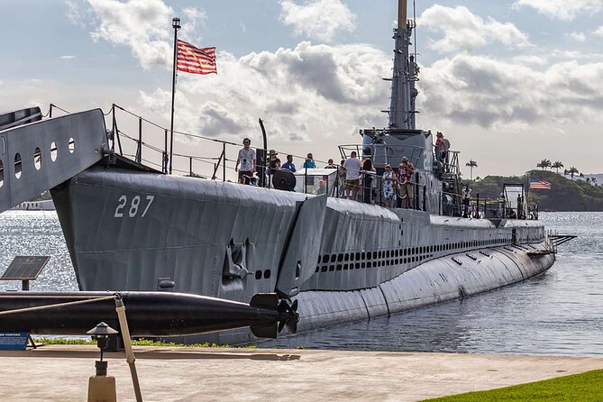 Deluxe Arizona Memorial Bowfin Submarine and Honolulu City Tour - Walking inside the USS Bowfin submarine