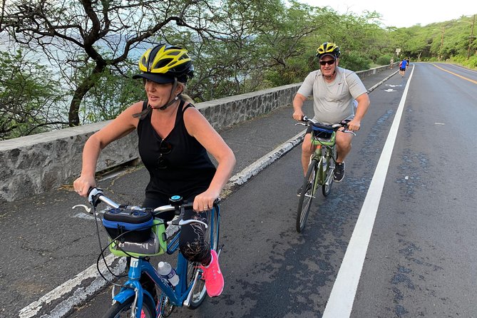 Diamond Head Bike to Hike and Local Lunch - Makalei Beach Park and the green-sand detail