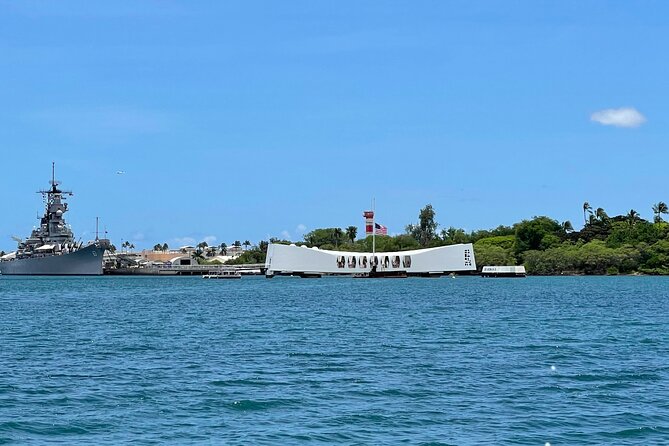 Family-friendly Pearl Harbor and Honolulu Downtown with private transportation - What the guide adds