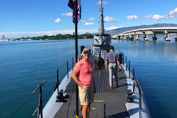 Family-friendly Pearl Harbor and Honolulu Downtown with private transportation - King Kamehameha Statue and Honolulu’s royal center