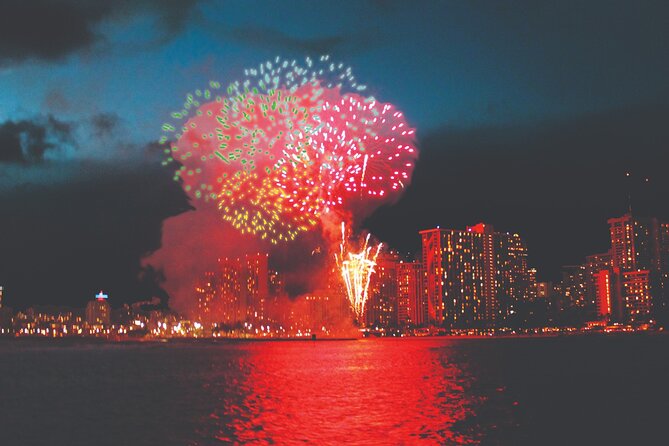 Friday Fireworks Dinner Sail from the Hilton Hawaiian Village - Fireworks With Diamond Head in the Background