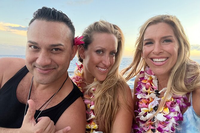 Friday Night Waikiki Fireworks Cruise - The waiting period is the main tradeoff
