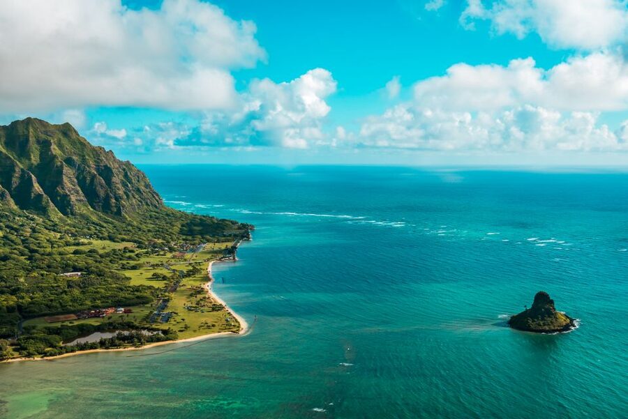 From Honolulu: Oahu 60min Helicopter Tour with Doors Off/On - North Shore, Banzai Pipeline, and Waimea Bay