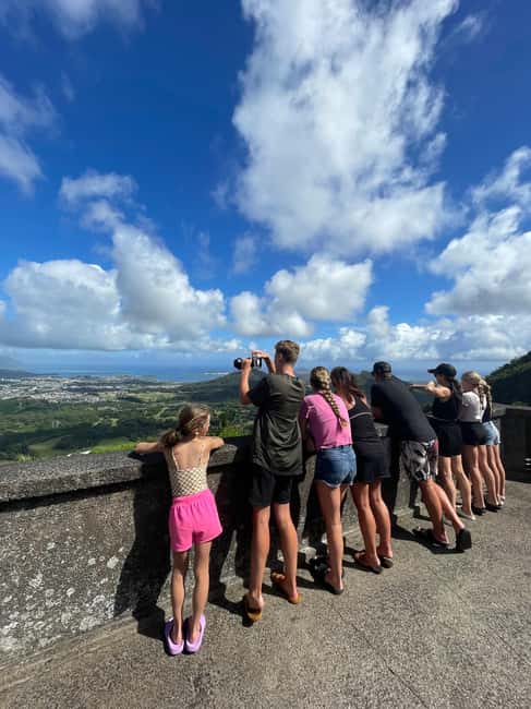 From Waikiki: Oahu Scenic Half-Day Circle Island Tour - Breakfast at Hawaiian Island Café is more than a fuel stop