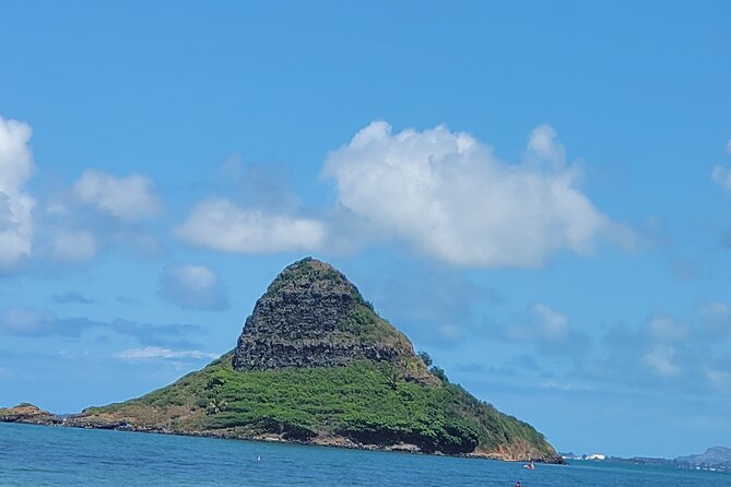 Full-Day Circle Island Guided Tour of Oahu - Tropical Farms and Byodo-In Temple