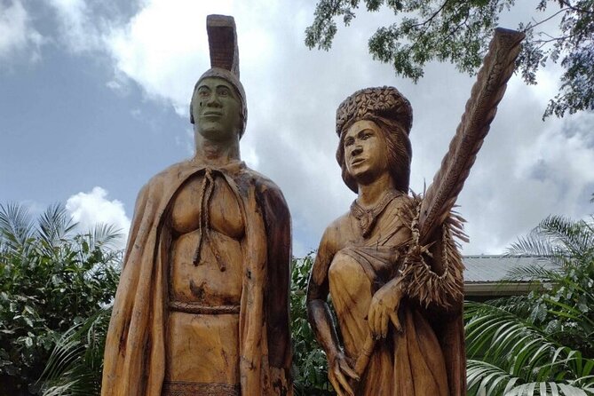 Full Day Oahu Tour with Byodo Temple & Waimea Waterfalls - What the guides add to a long day