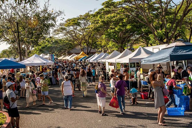 Full-Day Tour to Kailua Hawaii with Return Trip Shuttle - Getting oriented in central Kailua