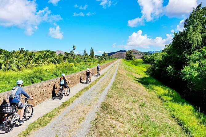 Guided E-Bike and Kayak Tour to Mokulua Islands in Kailua, Oahu - A short walk around Popoia Island