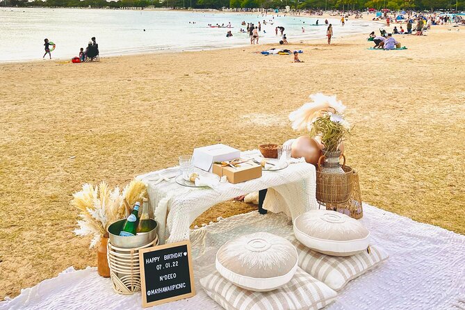Hawaii Beach Picnic Date - A Sunset Date at Ala Moana Beach