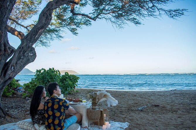 Hawaii Beach Picnic Date - The Thirty-Minute Photography Session