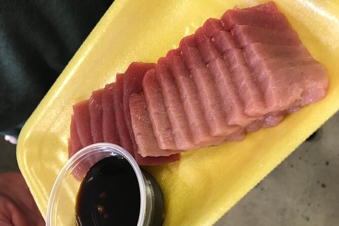 Hawaii Off The Beaten Path Food Tour - Pandan cake and Hawaiian-style poke