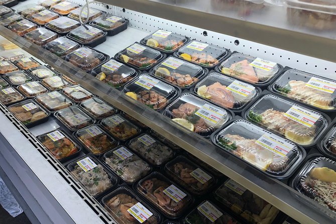 Hawaiian Food Tour by Bike in Oahu - Canal riding and Waikiki’s changing story