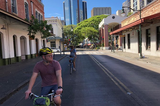 Historical Honolulu Bike Tour - The Open-Air State Capitol
