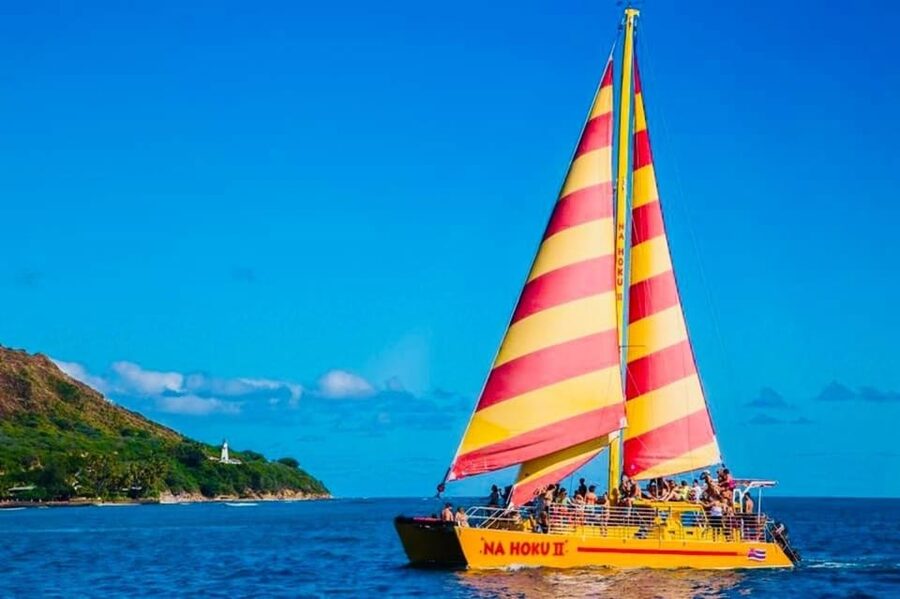 Honolulu: 1-Hour Friday Night Fireworks Cruise with Drinks - Who will enjoy this Honolulu cruise most?