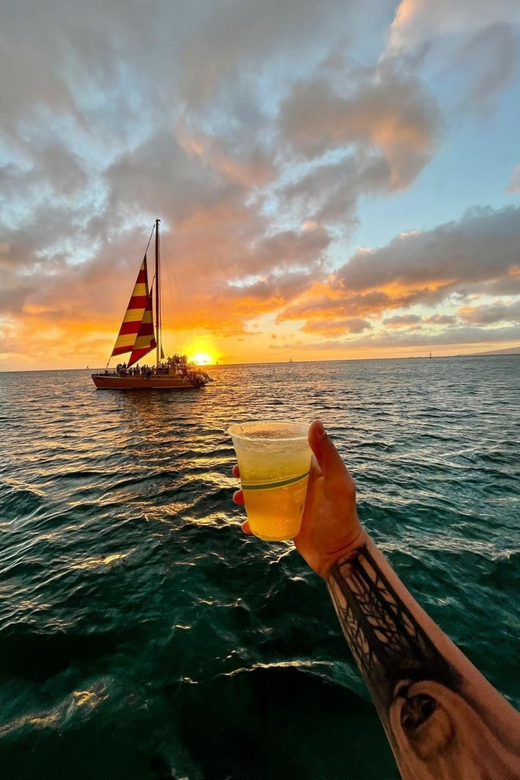 Honolulu: 90 Minute Catamaran Sunset Sail - Sunset Over the Pacific