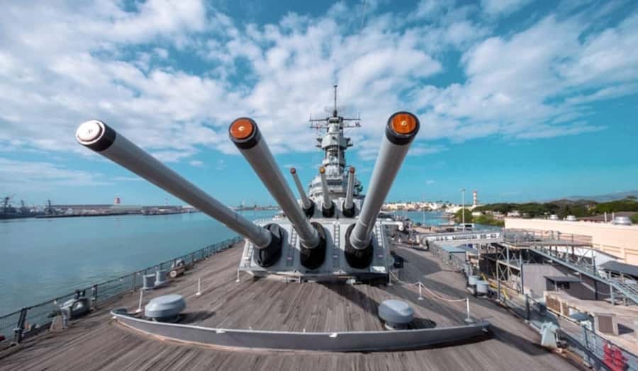 Honolulu: Battleship Missouri Memorial with Guide Option - What the included guided tour adds