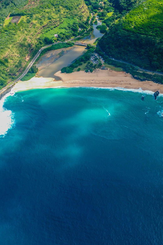 Honolulu: Blue Skies of Oahu Helicopter Tour - Waikiki reefs and Hanauma Bay from above