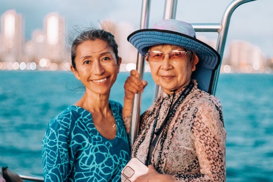 Honolulu: Friday Night Fireworks Cruise with Music - Practical details for a smoother evening