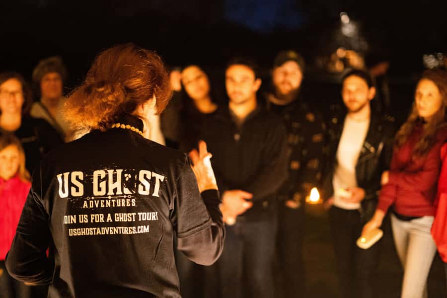 Honolulu Haunts: Ghosts and Spirits Walking Tour - Night marchers, ancient warriors, and Hawaiian tradition