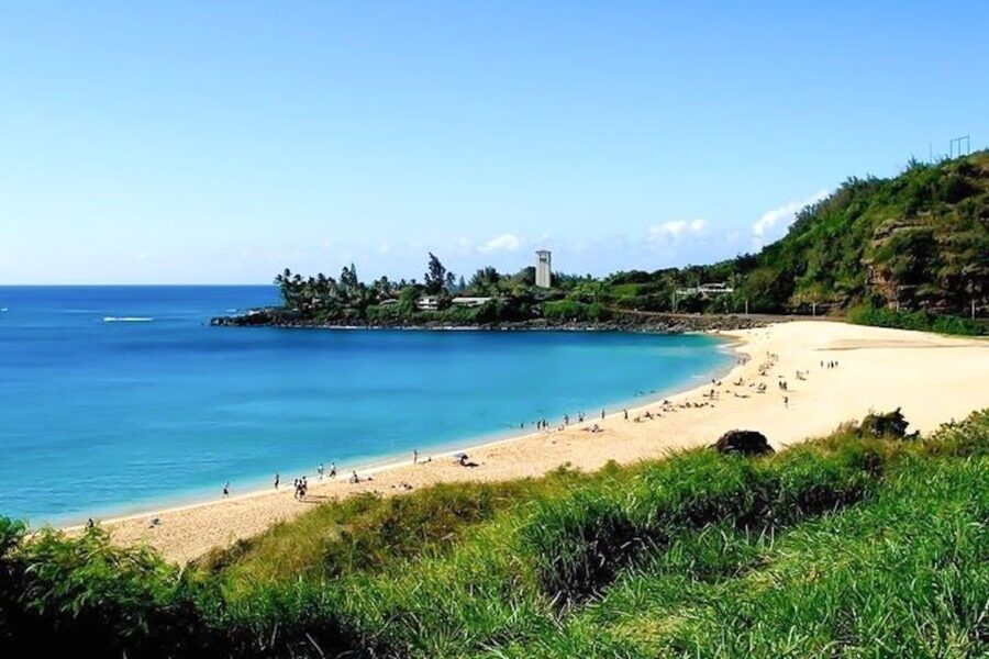Honolulu: Oahu Island Highlights Tour with Multiple Stops - Dole Plantation: pineapple, snacks, and extra costs
